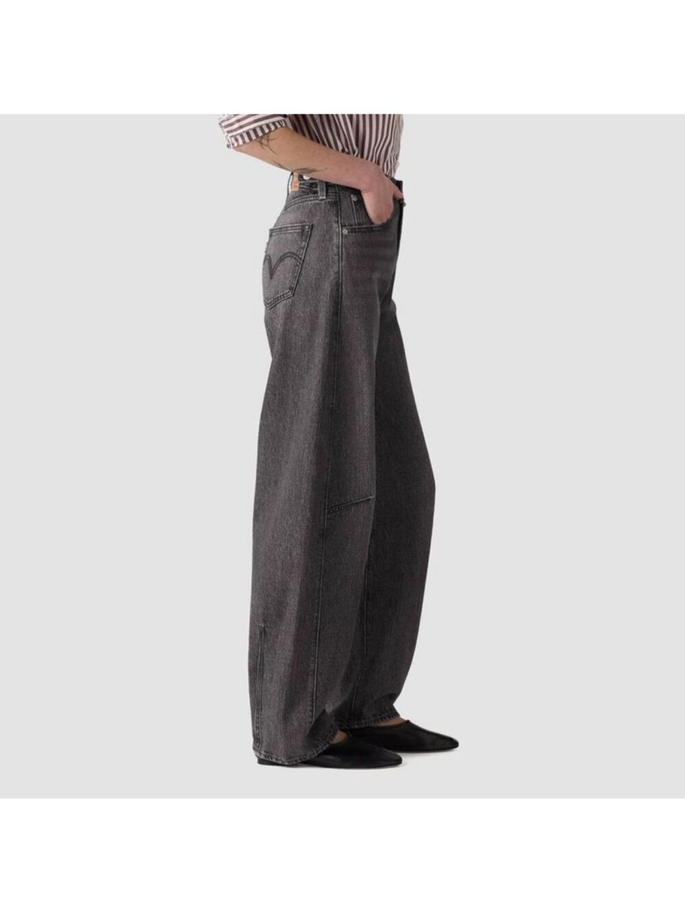Levi's Relaxed Wide-Leg Jeans in Washed Gray-Black wide barrel cinch 27 by 31